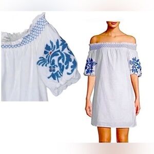 Beach Lunch Lounge White Off-Shoulder w/ Blue Embroidered puff Sleeve Sz M